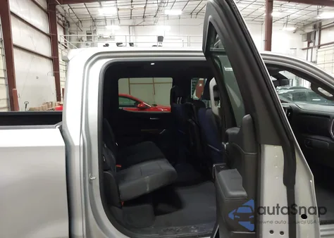 2019 Chevrolet Silverado K1500 Rst z USA, uszkodzony, nr VIN 3GCUYEEDXKG186907